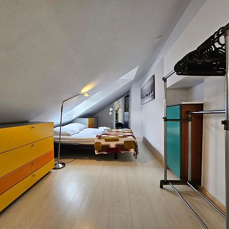 Jazzy Apartment Tour As リュブリャナ エクステリア 写真